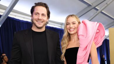 Photo of Margot Robbie adoptó el apellido de su esposo después de casi 10 años de matrimonio