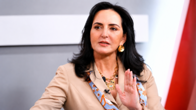 Photo of María Fernanda Cabal prende las alarmas por el “voto fusil” en zonas con presencia de grupos armados