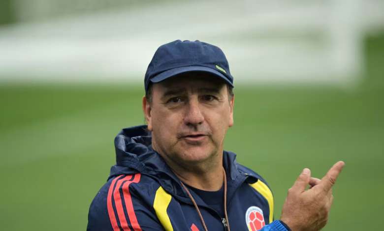 Néstor Lorenzo durante un entrenamiento de la Selección Colombia antes del partido amistoso contra México.