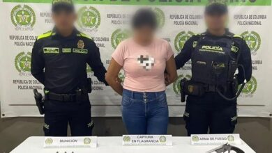Photo of Capturada una mujer en Chinú por porte ilegal de arma de fuego