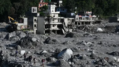 Photo of Suspenden búsqueda de 12 desaparecidos tras avalancha en el Himalaya de Nepal