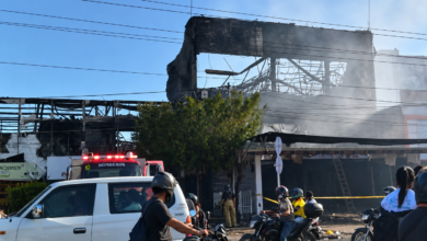 Photo of Incendio destruyó tres establecimientos frente a La Plazuela, en Cartagena