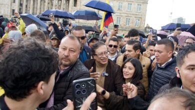 Photo of Gustavo Petro llevo a la plaza bolívar en medio de la lluvia y el granizo