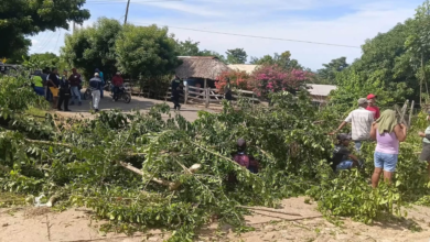 Photo of Avanzan diálogos para levantar el cierre de la vía Moñitos–San Bernardo del Viento Nota