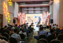 Photo of Cartas, fotografías y música: el archivo de David Sánchez Juliao revela su proceso creativo