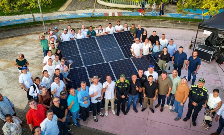 Primer panel solar de MONTENIT para impulsar la transición energética de Montería.