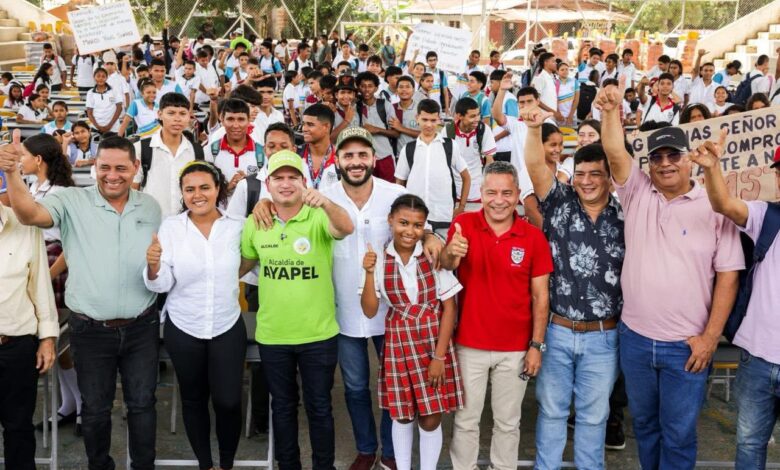 Estudiantes de colegios oficiales de Córdoba en el contexto de los resultados de las Pruebas Saber 11 de 2026.